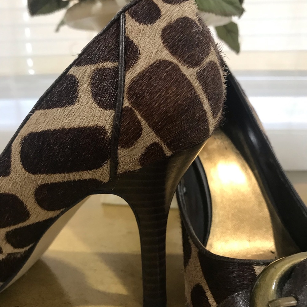 Pumps - Picture 3 of 5